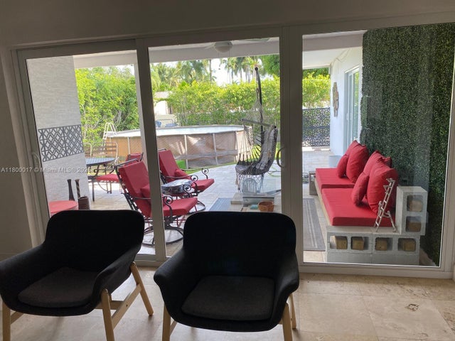 4 of 34 - 1103 Washington St, Hollywood, FL