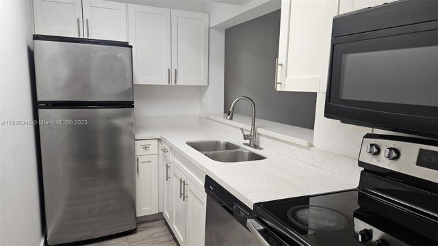 1720 Nw N River Dr 113, Miami