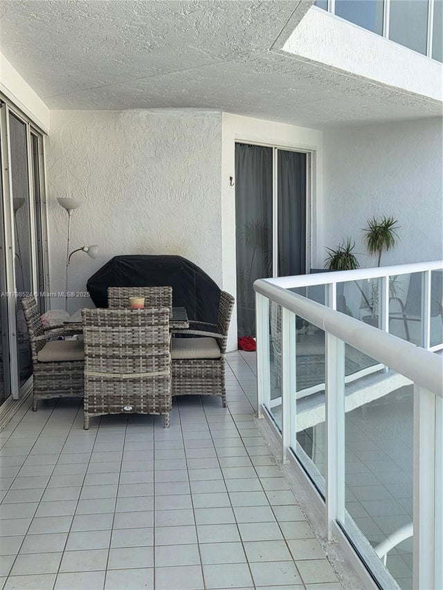 3 of 30 - 16425 Collins Ave 312, Sunny Isles Beach, FL