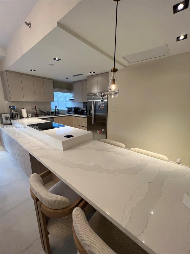 5 of 33 - 3900 Island Blvd B308, Aventura, FL