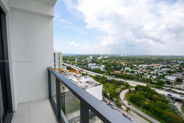3 of 11 - 229 Sw 9th St 404, Miami, FL