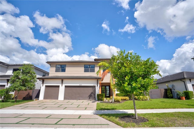 9015 Nw 161st Ter, Miami Lakes