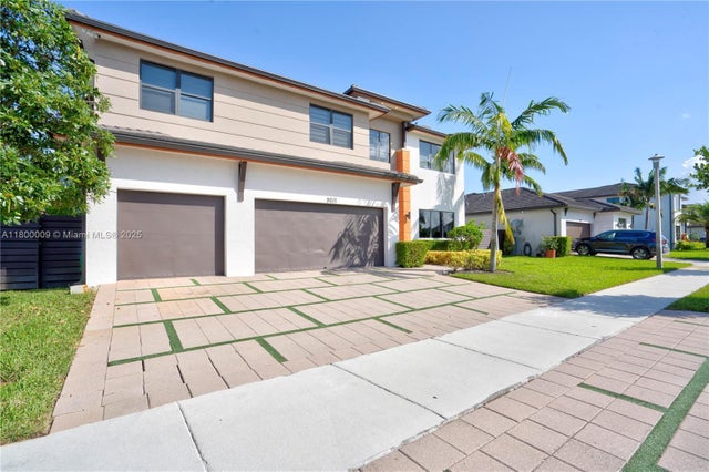 2 of 47 - 9015 Nw 161st Ter, Miami Lakes, FL