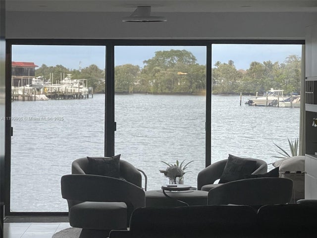 2 of 23 - 313 Lake Cir 111, North Palm Beach, FL