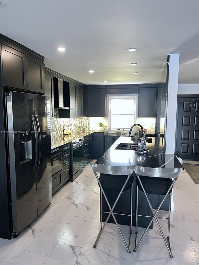4 of 23 - 313 Lake Cir 111, North Palm Beach, FL