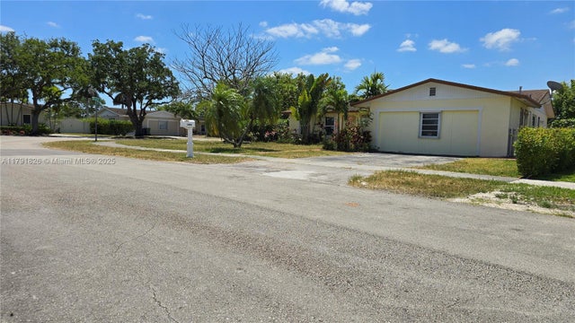 3 of 19 - 12900 Sw 81st St, Kendall, FL