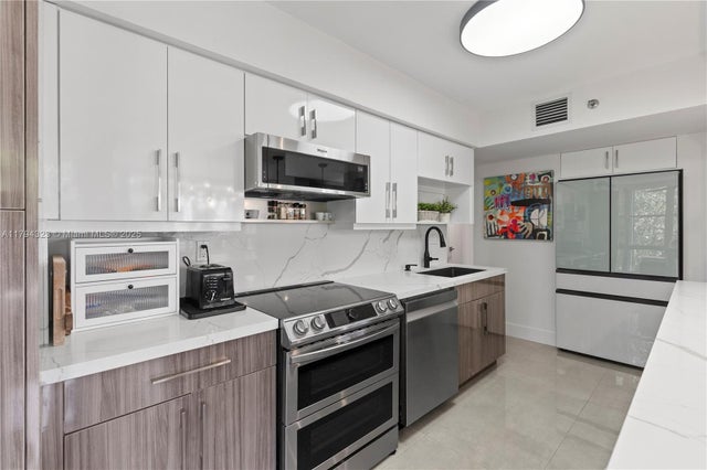 4 of 52 - 3600 Mystic Pointe Dr 306, Aventura, FL