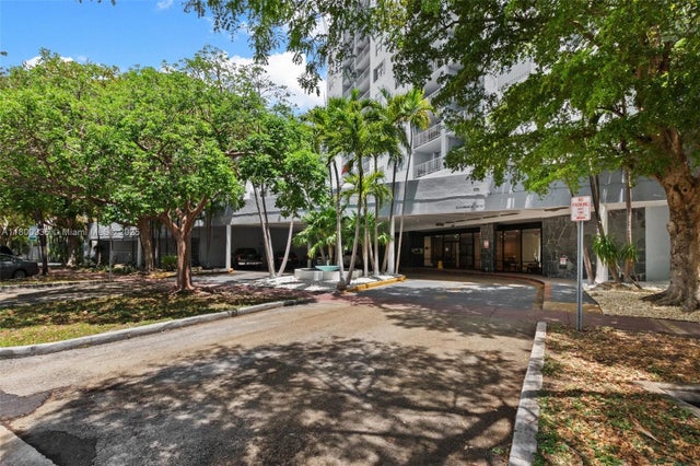 2 of 26 - 6900 Bay Dr 10i, Miami Beach, FL