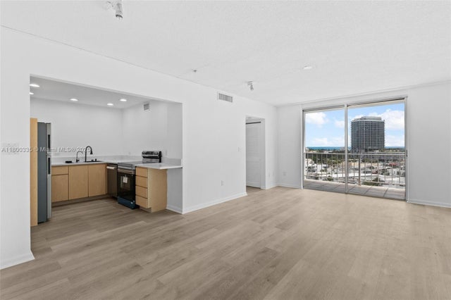 4 of 26 - 6900 Bay Dr 10i, Miami Beach, FL