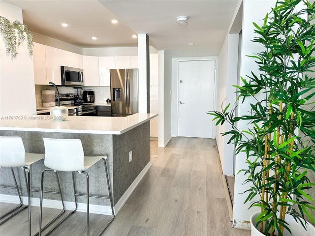 2 of 40 - 3731 N Country Club Dr 2228, Aventura, FL