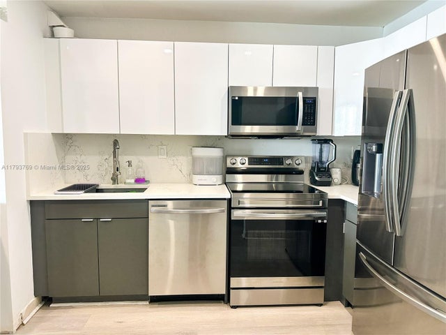 3 of 40 - 3731 N Country Club Dr 2228, Aventura, FL