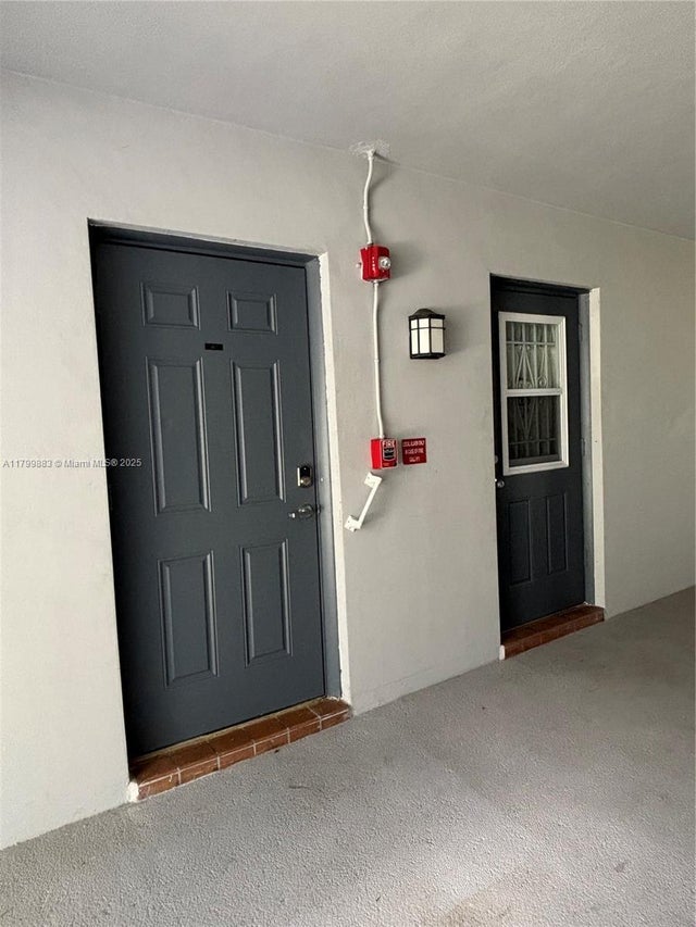 4 of 49 - 940 Hillcrest Ct 112, Hollywood, FL