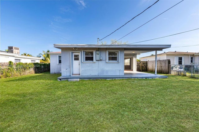 5 of 30 - 2459 Funston St, Hollywood, FL