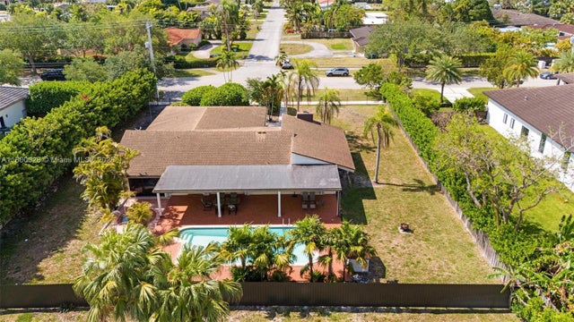 2 of 18 - 10241 Sw 136th St, Miami, FL