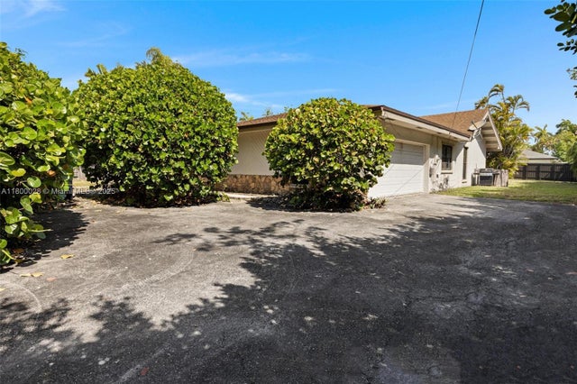 3 of 18 - 10241 Sw 136th St, Miami, FL