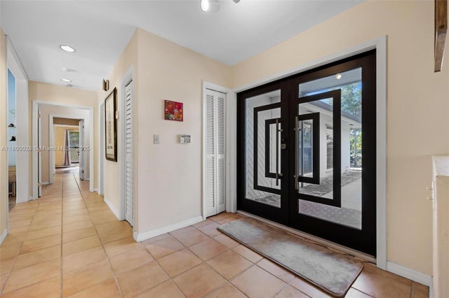 4 of 18 - 10241 Sw 136th St, Miami, FL