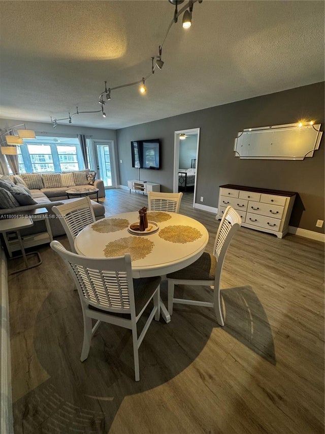 1 of 33 - 1000 Sw 12th St 301, Fort Lauderdale, FL