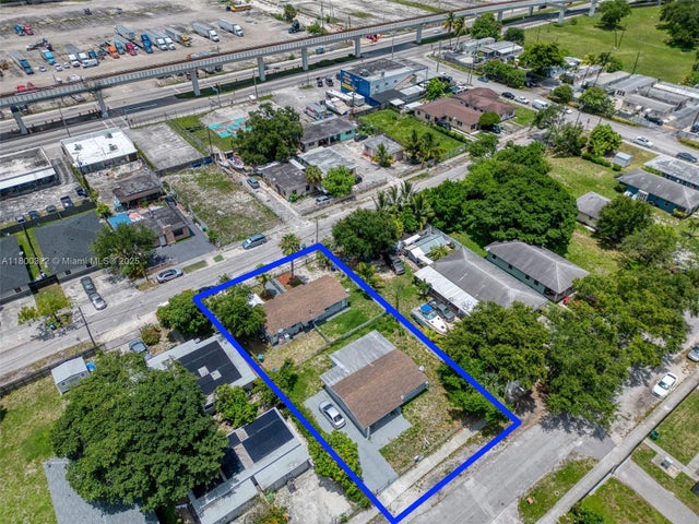3 of 51 - 3051 Nw 77th St, Miami, FL