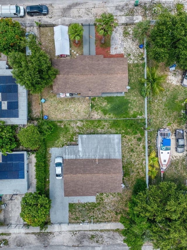 4 of 51 - 3051 Nw 77th St, Miami, FL