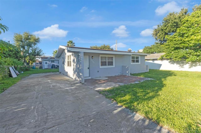 5 of 51 - 3051 Nw 77th St, Miami, FL