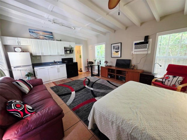 4 of 16 - 809 Ne 17th Ave 3, Fort Lauderdale, FL