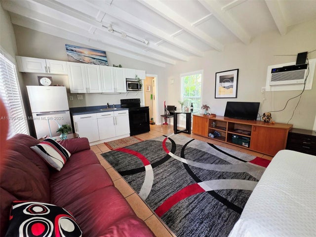 5 of 16 - 809 Ne 17th Ave 3, Fort Lauderdale, FL