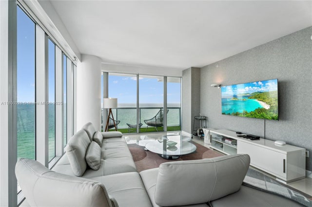 3 of 30 - 6799 Collins Ave 1602, Miami Beach, FL
