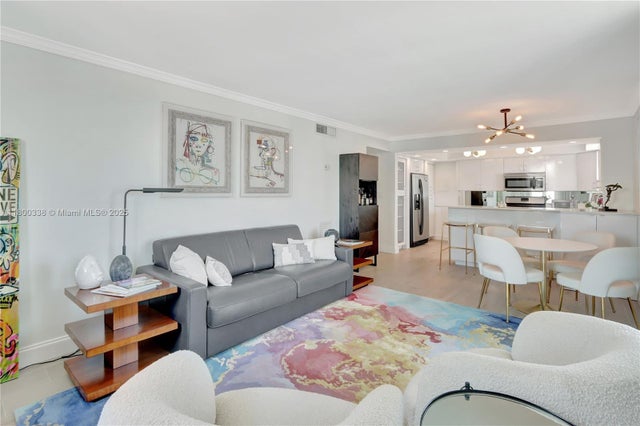 5 of 25 - 720 Collins Ave Ph1, Miami Beach, FL