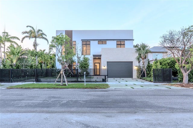 1 of 35 - 4231 Sw 10th St, Miami, FL
