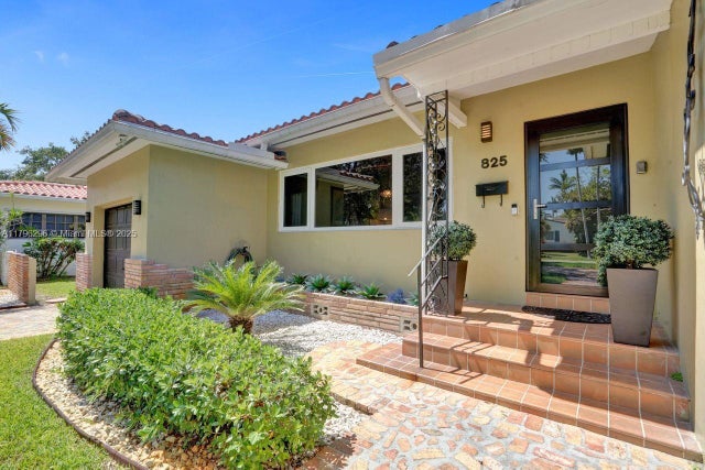 3 of 37 - 825 Ne 98th St, Miami Shores, FL