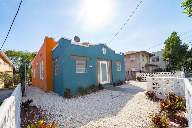 3 of 17 - 1436 Sw 3rd St, Miami, FL