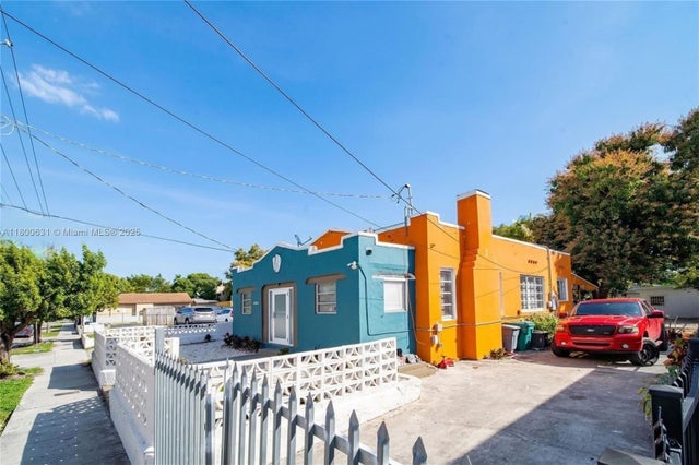 5 of 17 - 1436 Sw 3rd St, Miami, FL