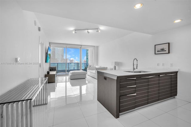 3 of 26 - 200 Biscayne Boulevard Way 4012, Miami, FL