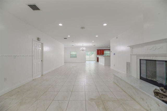 4 of 46 - 611 Sw 8th St, Hallandale Beach, FL