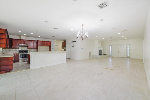 5 of 46 - 611 Sw 8th St, Hallandale Beach, FL