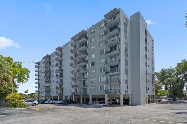 5 of 27 - 1465 Ne 123rd St 404, North Miami, FL