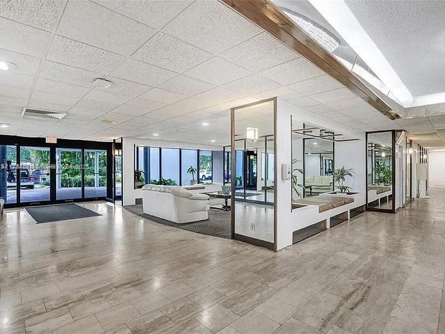3 of 28 - 4200 Hillcrest Dr 1017, Hollywood, FL