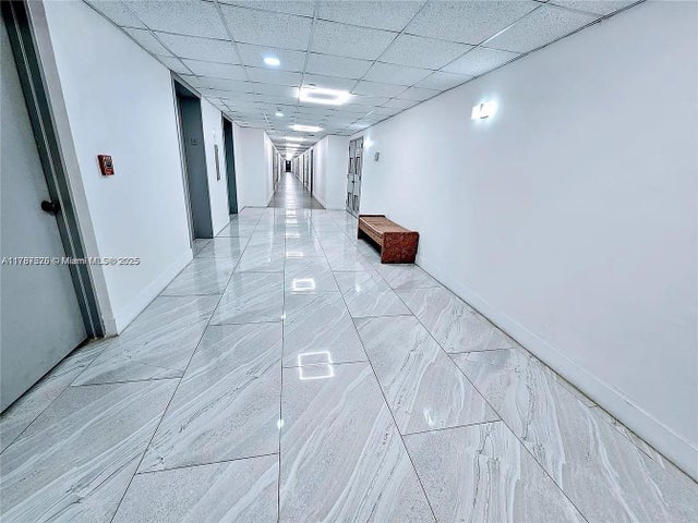 4 of 28 - 4200 Hillcrest Dr 1017, Hollywood, FL