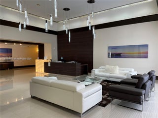 Photo of Listing #A11800740