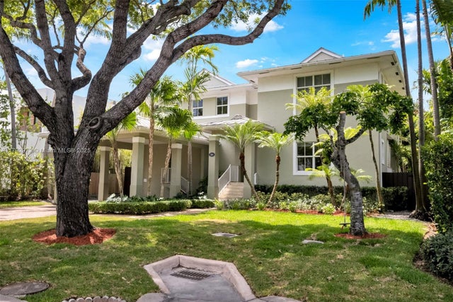 2 of 36 - 164 W Mashta Dr, Key Biscayne, FL