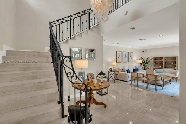 4 of 36 - 164 W Mashta Dr, Key Biscayne, FL