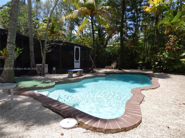 5 of 24 - 5858 Sw 80th St, South Miami, FL