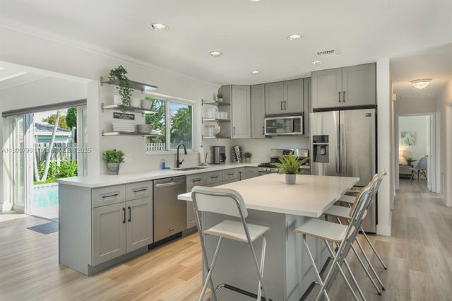 2 of 17 - 271 Sw 12th St, Pompano Beach, FL