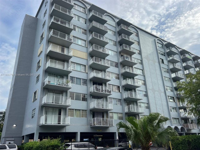 1 of 18 - 1470 Ne 125th Ter 810, North Miami, FL
