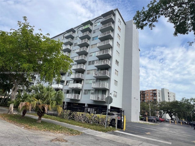 3 of 18 - 1470 Ne 125th Ter 810, North Miami, FL