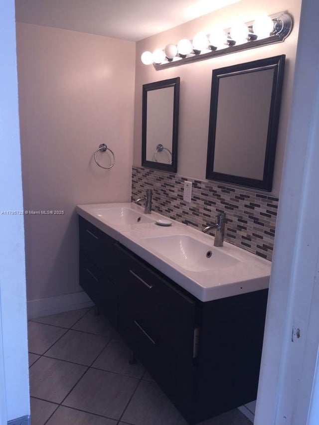 4 of 12 - 13499 Biscayne Blvd 713, North Miami, FL