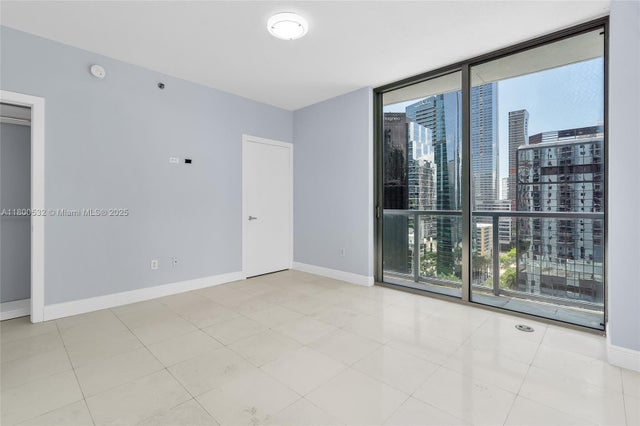 5 of 43 - 1060 Brickell Ave 1811, Miami, FL