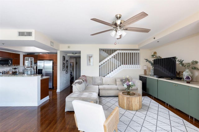 4 of 27 - 2681 N Flamingo Rd Th4s, Sunrise, FL