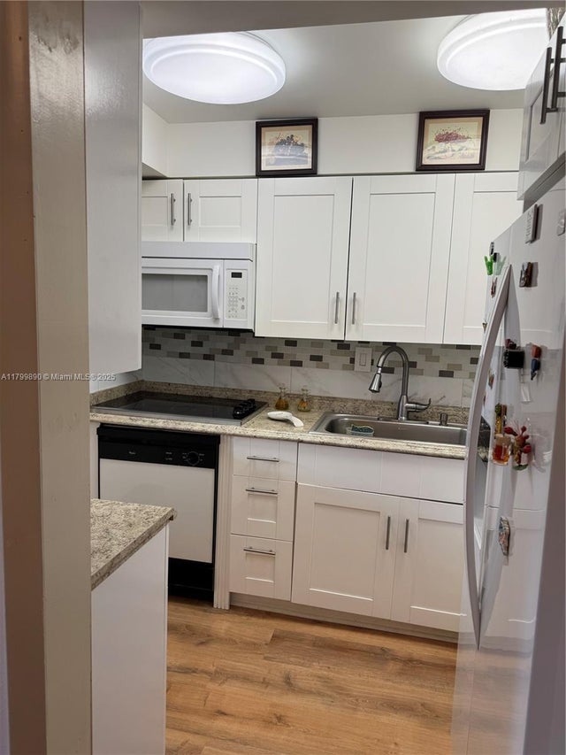 4 of 61 - 9021 Sunrise Lakes Blvd 115, Sunrise, FL