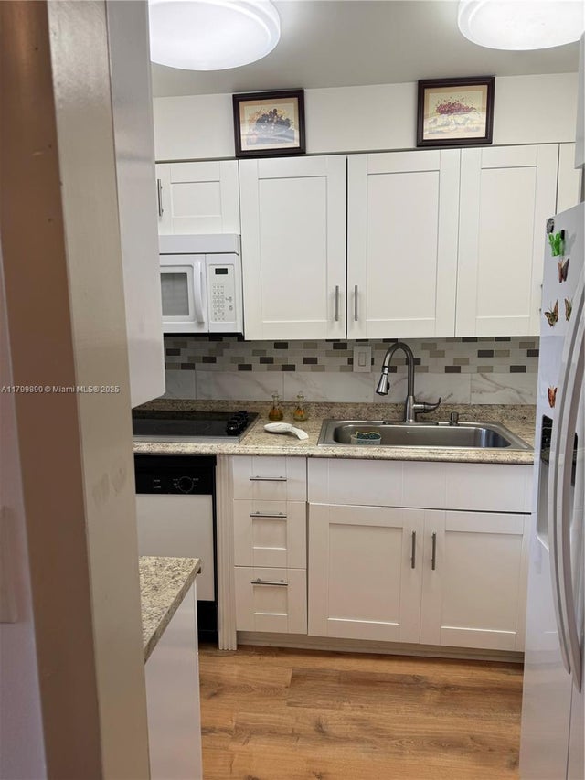 5 of 61 - 9021 Sunrise Lakes Blvd 115, Sunrise, FL